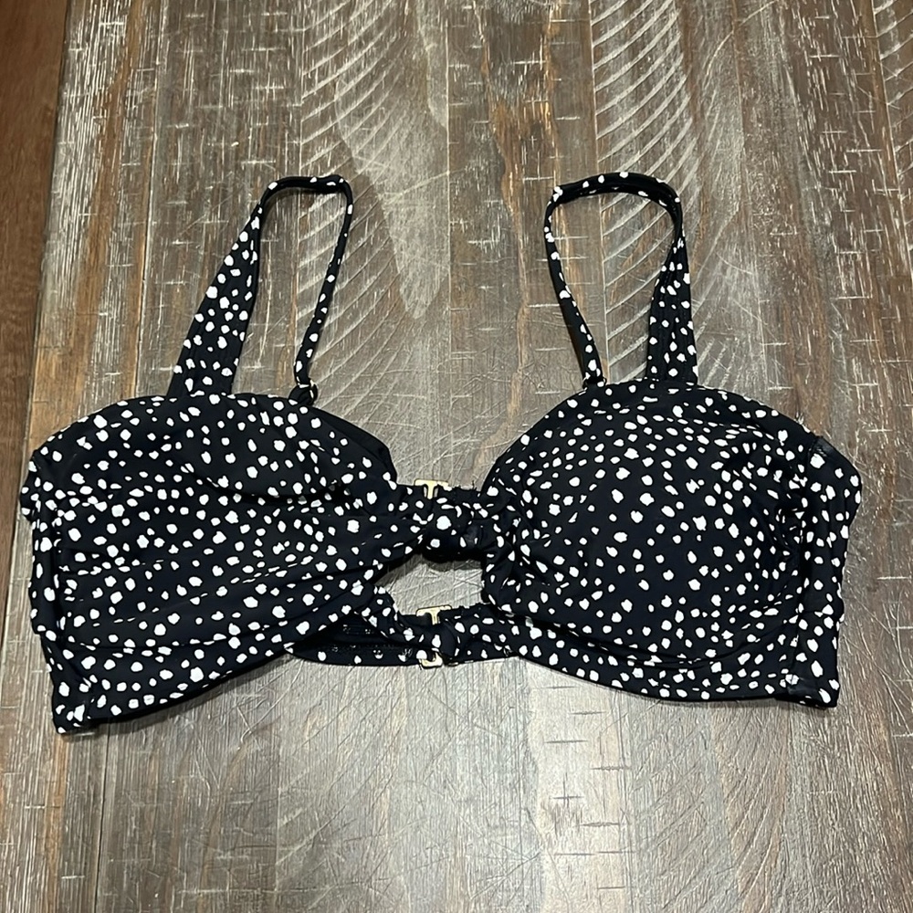 Ladies Time & Tru swimsuit top size XL (16-18). Top only.